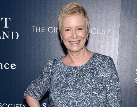 Eve Plumb Net Worth